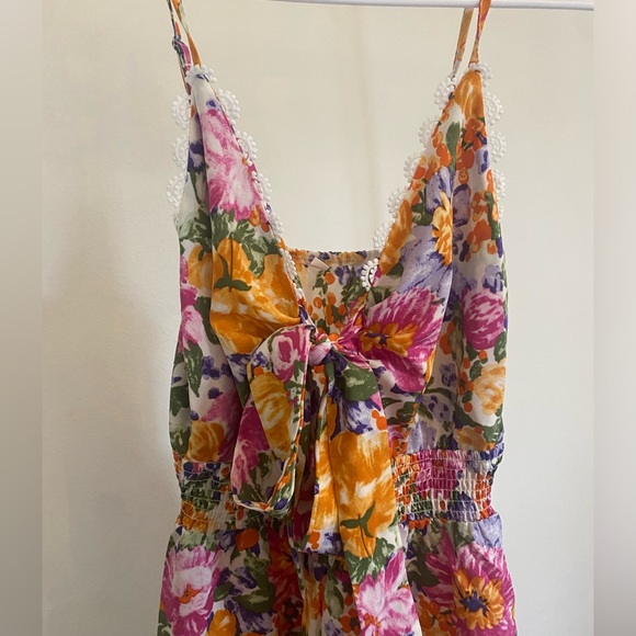 Floral and lace mini floral dress - Picture 2 of 4